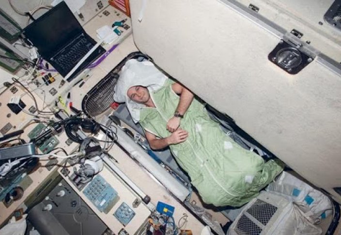 Космонавты рассказали, какие сны снятся на борту МКС. Обнаружены новые последствия длительного пребывания в космосе