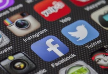 В иранских школах запретили иностранные соцсети