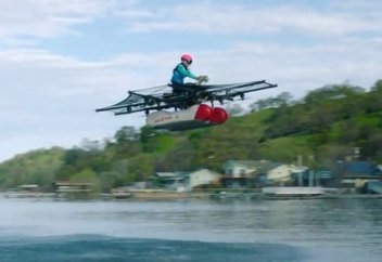 Тұңғыш рет "ұшатын көлік" таныстырылды: Аппарат жыл соңында сатылымға шығады (видео)