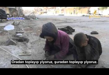 Жерден нан қоқымын теріп жеп жүрген балалар Аллаға ғана сенеді