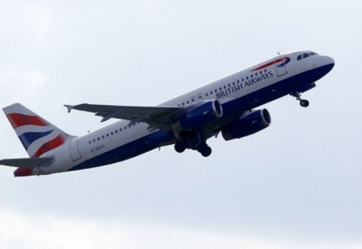 Десятки пассажиров выгнали из самолета из-за веса