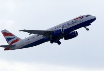 Десятки пассажиров выгнали из самолета из-за веса