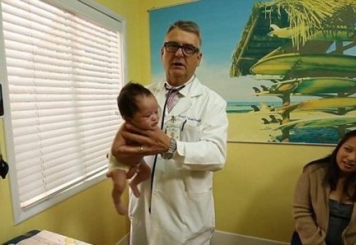 Жылап жатқан нәрестені тез жұбатудың әдісі анықталды (видео)