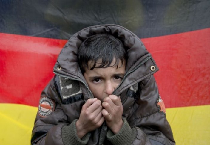Беженцы в Германии ежедневно подвергаются насилию