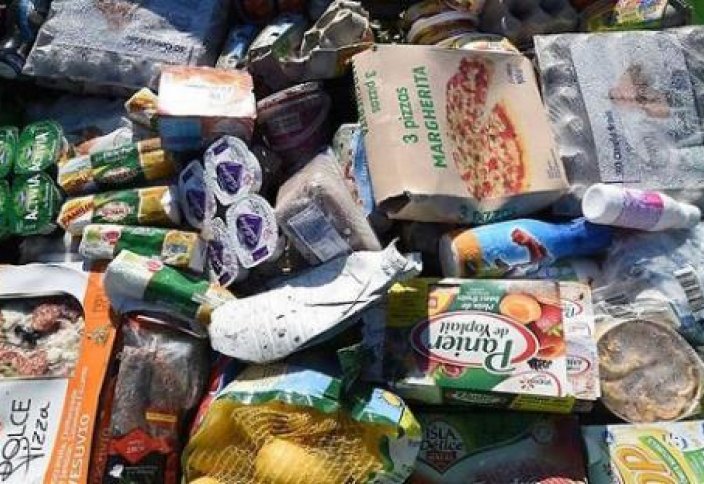 Во Франции накажут тех, кто выбрасывает еду