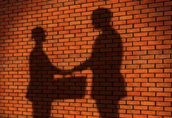 В Казахстане планируют отменить условно-досрочное освобождение взяточников