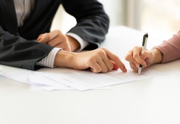 В Казахстане расширили перечень иностранцев, для которых не требуется разрешение на работу