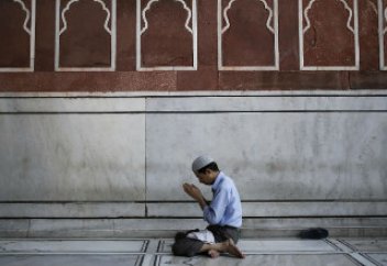 Ораза, намаз тоқтықта ма?