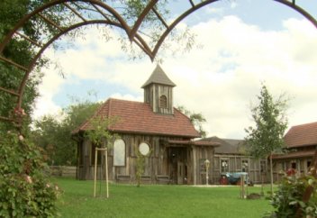 Церковь пяти религий открылась в Австрии (Фото)