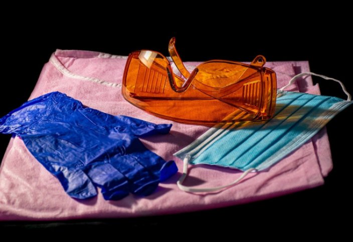 Об опасности одноразовых перчаток рассказал эксперт. Ученый назвал лучшие перчатки для защиты от коронавируса