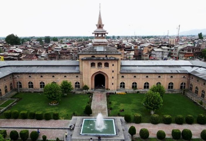 Индия седьмой год подряд блокирует молитвы в честь Ид аль-Фитр в мечети Джамия в Сринагаре