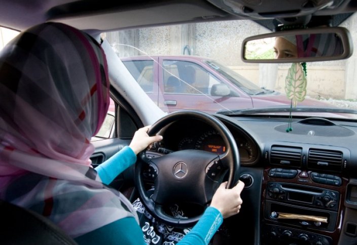 В Омане женщинам впервые разрешили работать в такси
