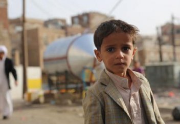 Более полумиллиона детей в Йемене в прошлом году не смогли ходить в школу