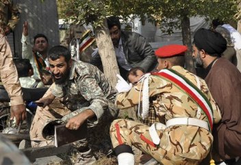 Разное: В Иране в результате массового расстрела погибли десятки человек (Видео)