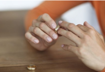 Қазақстандықтардың ажырасу кезіндегі қателіктері: Мүлік бөлісуде не білу керек