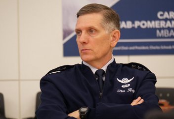 Разные: Генерал Рэй: конкуренция великих держав — это «бесконечная игра» с Россией и Китаем (Air Force, США)