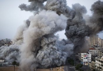 Израиль Газа секторында аурухана мен БҰҰ ғимаратын ойрандады