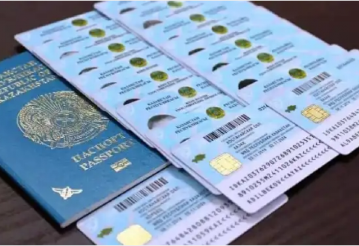 Нужно ли казахстанцам менять документы из-за перехода на латиницу