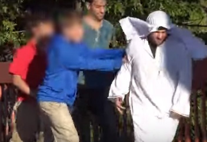 Новый социальный эксперимент выявил отношение к мусульманам в США (видео)