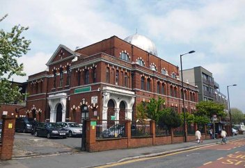 Криптовалютамен садақа алатын мешіт бас айналдырар табысқа кенелді