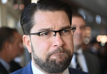 Лидер шведских демократов призвал снести мечети по всей стране