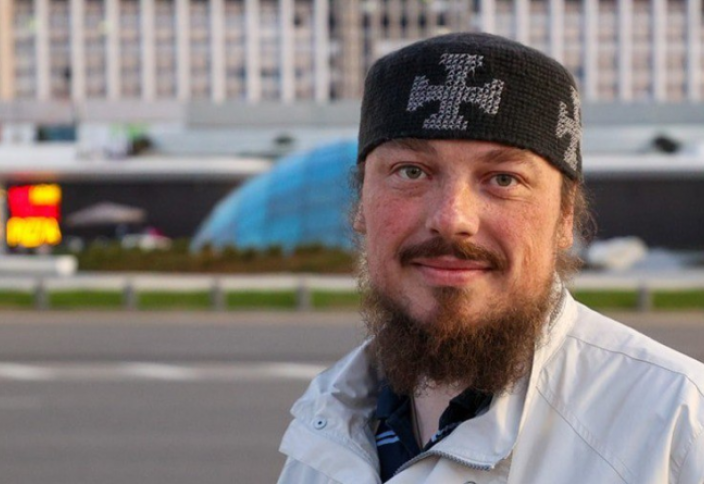 В Казахстане православный священник 15 месяцев находится под следствием за антивоенную позицию