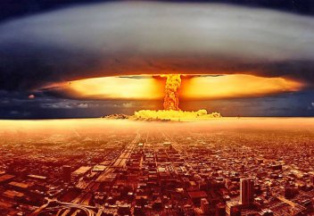 Риторикалық сауал: АҚШ ядролық бағдарламасы үшін Иранға қысым көрсетеді де ядролық қаруға ие Пәкістанға келгенде неге «жұмған аузын ашпайды»?