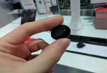 Наушники-переводчики Mymanu Clik мгновенно переводят с 37 языков (видео)