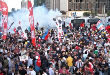 Демонстрации курдов в Европе в защиту Кобани (видео)