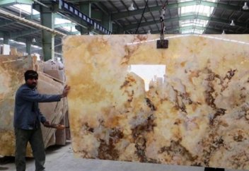 Декоративті (сәндік) тасты өндіруде көш басынан көрінген ел