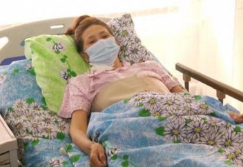 Шымкенттік жігіт анасына бауырының жартысын кесіп берді