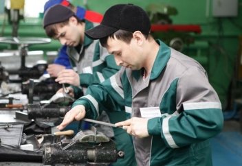 ҚАЗАҚСТАНДА ҚЫЗМЕТ КӨРСЕТУ САЛАСЫНЫҢ МАМАНДАРЫНА СҰРАНЫС АРТАДЫ (ВИДЕО)