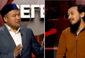 Өзін сәләфитпін деп ашық жариялаған журналист пен имам пікір таластырды (видео)