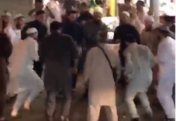 Паломники с Кавказа поражают мекканцев диковинным зикром (ВИДЕО)