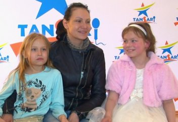 Анасы мен қызы балалар байқауында табысты