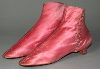 Лондонда 2 мың жылдық тарихы бар аяқ киімдер көрмесі өтуде