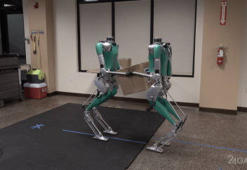 Человекоподобные роботы Digit научились работать в коллективе (видео)