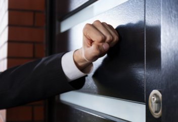 Как ужесточат требования к коллекторам в Казахстане. Коллекторы не могут взыскивать долги с казахстанцев - Генпрокуратура