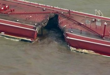 АҚШ-та тоғыз мың баррель мұнай теңізге төгілді (видео)