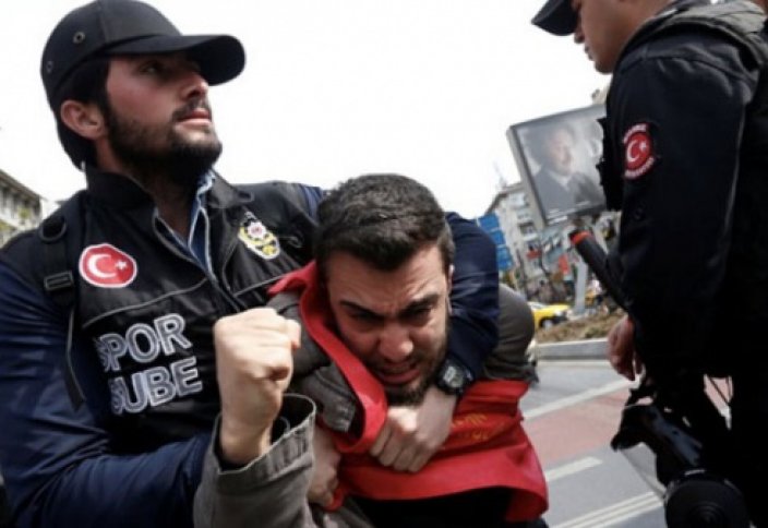 В Еврокомиссии обеспокоены нарушением прав человека в Турции