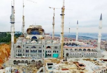 Одна из крупнейших мечетей мира откроется в Ночь Предопределения