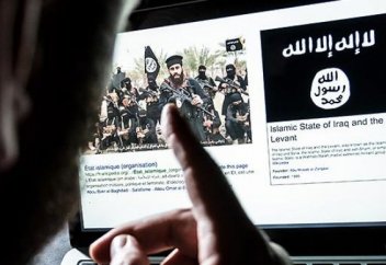 Французский журналист проник в ячейку боевиков ДАИШ и снял документальный фильм