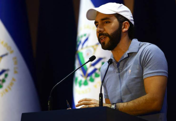 Мұсылман христиан елінің президенті болып қайта сайланды