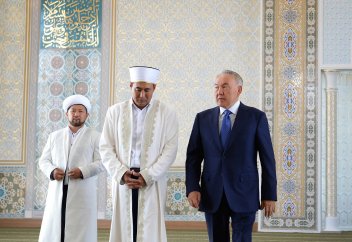 Елбасы жаңа мешіттің ашылуында болды