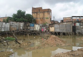 Бедность не дает людям выздороветь - исследование