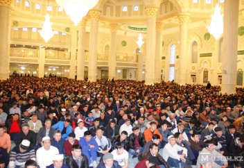 Айт на­маз­да­ры