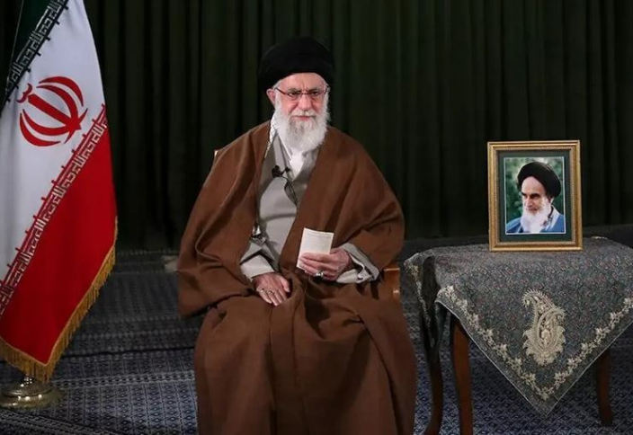 Әлі Хаменейдің көзі жойылды