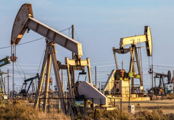 Черная полоса. Господству нефти в мире приходит конец. В 2020-м она получила удар, от которого может не оправиться