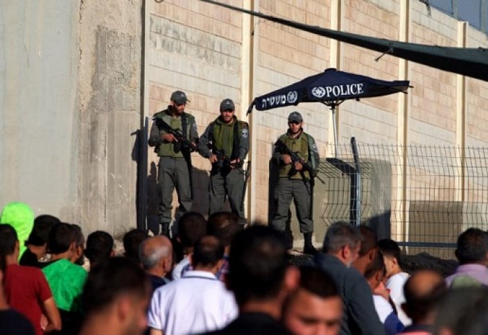 Израильская армия установила КПП на Западном берегу для сбора личных данных палестинцев