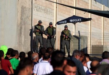 Израильская армия установила КПП на Западном берегу для сбора личных данных палестинцев